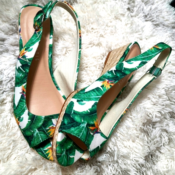 Kelly & Katie Open Toe Slingback Espadrille Wedge Sandles Size 7 - Picture 2 of 8